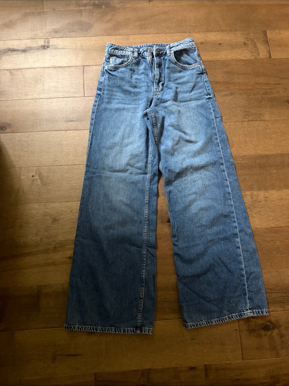 💘H&M Wide-Leg Flare Jeans - Light Blue Wash